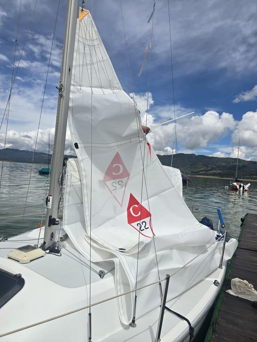 Catalina 22 · Represa de Tominé, Club Náutico del Muña, Cundinamarca