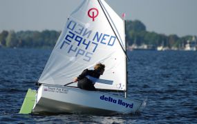 Velero Optimist Racing Far East Completo - Imagen 3