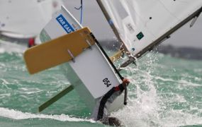 Velero Optimist Racing Far East Completo - Imagen 4